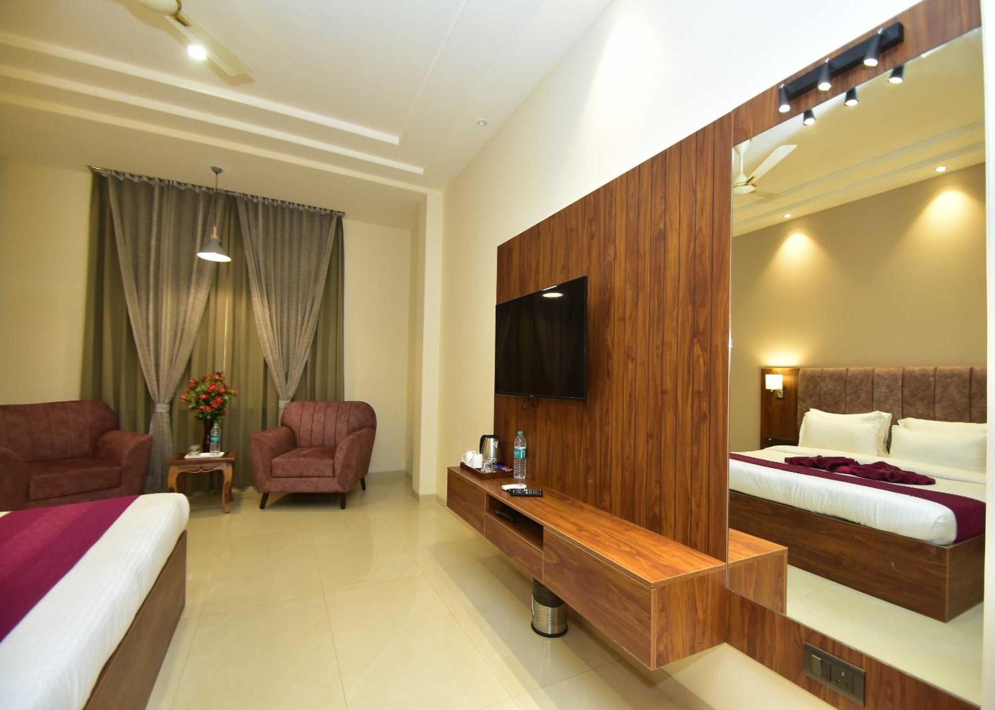 Hotel Shyamleela Khatu Экстерьер фото