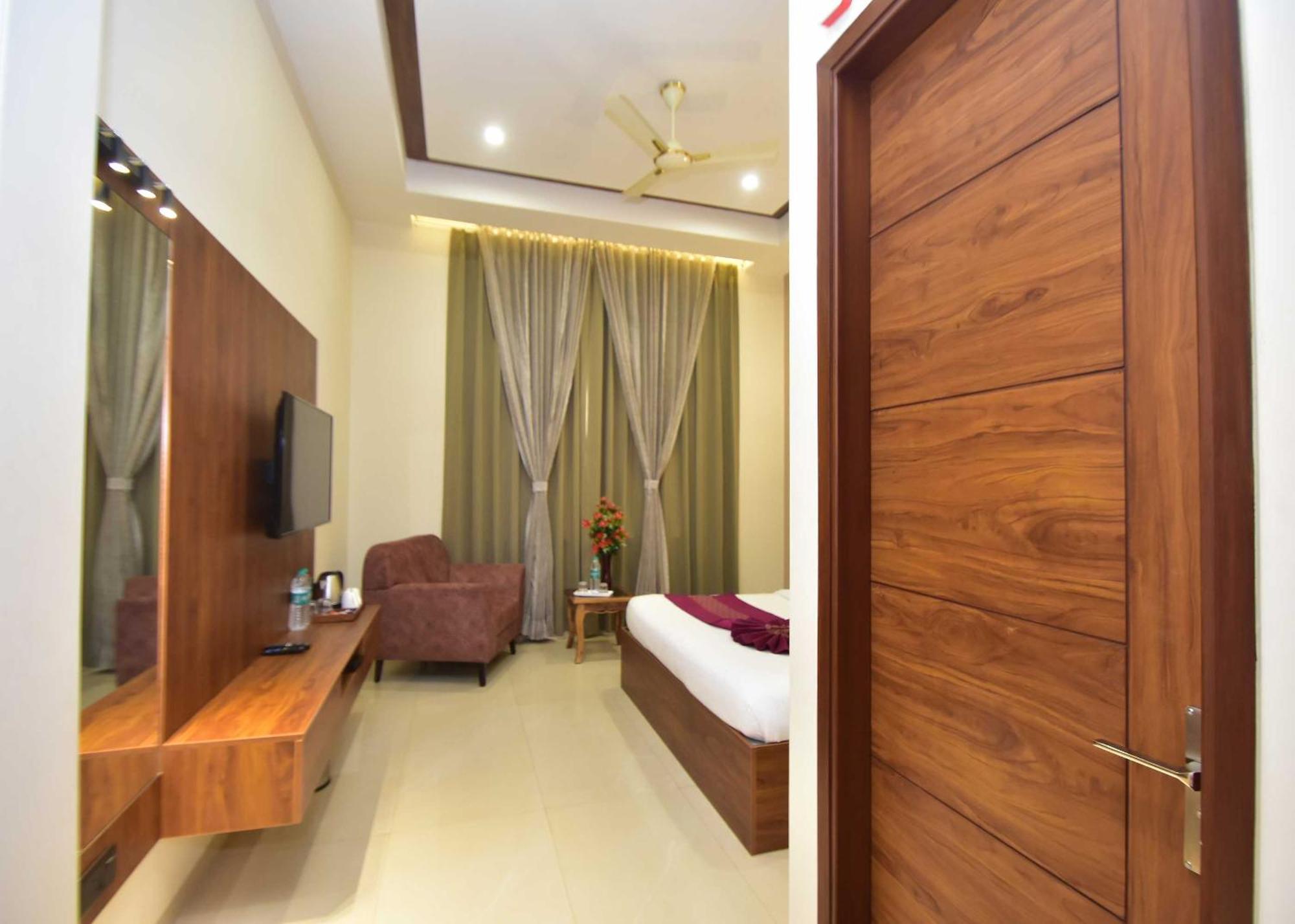 Hotel Shyamleela Khatu Экстерьер фото